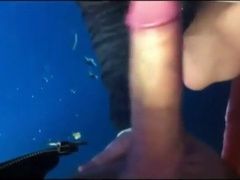 Cum sucker in public wc