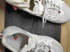 Jizm on FILA boots 射进美女的FILA运动鞋