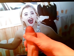 Chloe Moretz's gaping mouth gets filled again