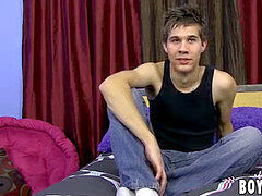 nubile wanker James Redding cums after solo jerking