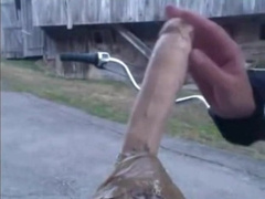 Bycicle with a butt-plug - Bicicleta con consolador 3