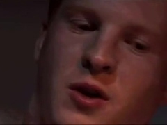 Ruivinho sendo fodido pelo colega de quarto hetero