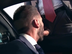 Baiser le vendeur de voiture