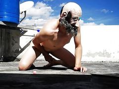 I masturbate on the roof of my office while watching porn