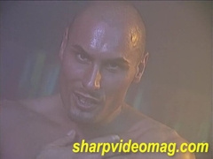 BULKY ARTIST Swan Rivers PAINTS WITH A ROCK HARD ON