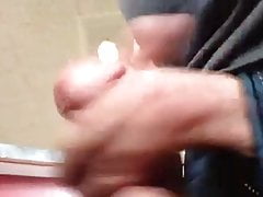 Lots of cum