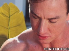 Muscular top Cade Maddox ravages Jkab Ethan Dales tight Asian ass