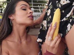 Gros clito, Gros seins, Doigter, Première fois, Fille latino, Léchez, Pov, Chatte