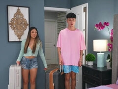 Sucer une bite, Brunette brune, Tir de sperme, Fétiche, Branlette thaïlandaise, Hd, Actrice du porno, Adolescente