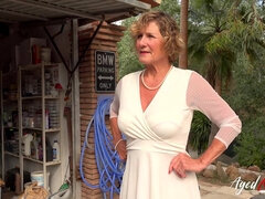 Molly suck big cock from Sam Bourne