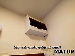 Grosse titten, Tschechisch, Oma, Reif, Milf, Natürlichen titten, Pov, Strümpfe