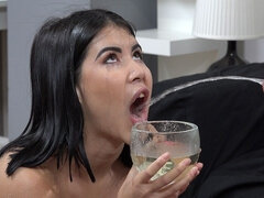 Mamada, Semen en la boca, Corridas, Checa, Fetiche, Sexo duro, Orinar, Tetas