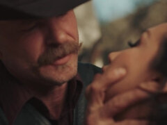 Zwart, Laarzen, Bedriegen, Sperma in gezicht, Zoenen, Buiten, Kut duiken, Nat