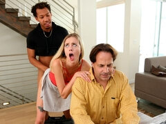 Noire, Blonde, Sucer une bite, Branlette thaïlandaise, Interracial, Maigrichonne, Dénudage, Nénés