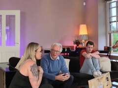 Grosser arsch, Grosse titten, Betrug, Hausfrau, Milf, Pornostars, Strümpfe, Bizarr