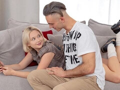 18 jahre, Grosser arsch, Grosser schwanz, Hundestellung, Natürlichen titten, Kurzes haar, Jungendliche (18+), Titten