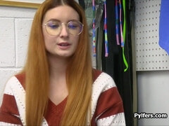 18 ans, Amateur, Grosse bite, Sucer une bite, Lunettes, Hard, Seins naturels, Fête