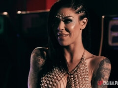 Брюнетки, Черненькие, Поцелуи, Лесбиянка, Тату