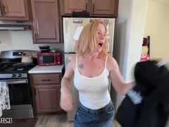 Amerikaans, Grote kont, Grote mammen, Pijpbeurt, Sperma, Hd, Moeder, Tatoeage