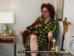 Bizarre, Tchèque, Doigter, Embrassement, Masturbation, Seins naturels, Rousse roux, Gicler