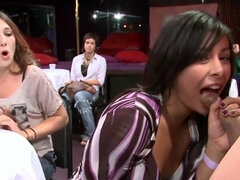 Grosser schwanz, Blasen, Cfnm, Gruppe, Hd, Milf, Orgie, Party