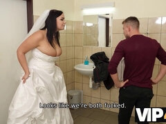 Arsch, Grosser arsch, Grosse titten, Betrug, Europäisch, Öffentlich, Toilette, Hochzeit