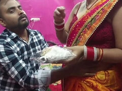 18 ans, Sucer une bite, Tir de sperme, Fait maison, Indienne, Embrassement, Seins naturels, Épouse