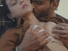 Cul, Gros cul, Gros seins, Sucer une bite, Éjaculation interne, Tir de sperme, Indienne, Nénés