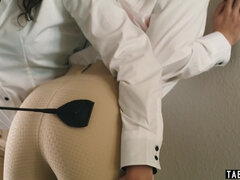 18 jaar, Bruinharig, Lesbisch, Likken, Moeder die ik wil neuken, Natuurlijke tieten, Rijden, Billekoek