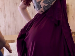 Tetona, Tacones, Marido, Masturbación, Perforación, Tatuaje, Tetas, Esposa