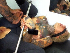 Enthousiasteling, Grote mammen, Gebondenheid, Kleren uit, Hd, Ruw, Tatoeage, Strak