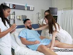 18 jahre, Arzt, Flotter vierer, Gruppe, Hardcore, Lingerie, Realität, Jungendliche (18+)