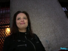 Amateur, Brunette brune, Européenne, Énorme, Argent, De plein air, Pov, Nénés