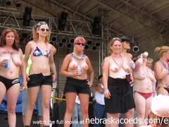 Enthousiasteling, Lieveling, Bruinharig, Universiteit, Flashing, Naakt, Feest, Tiener