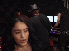 Mamada, Latina, Público