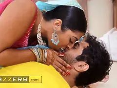 Culo grande, Verga grande, Mamada, Estilo perrito, Masturbacion con pies, Tetas naturales, Perforación, Montar