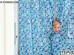 Grosser schwanz, Blondine, Blasen, Vollbusig, Geile alte tussi, Milf, Schreiend, Stiefmutter