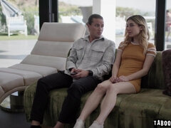 Blonde, Sucer une bite, Famille, Embrassement, Mère que j'aimerais baiser, Nudiste, Actrice du porno, Adolescente