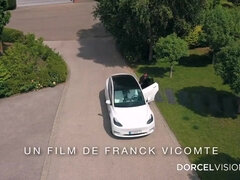 巨乳な, イマラチオ, フランス人, レズビアン, 下着, 淫乱熟女, アウトドア, 三人