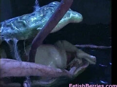 Asiatique, Bizarre, Bondage, Brunette brune, Dingue, Fétiche, Hard, Monstre