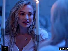 舐める尻, デカパイ, ブロンド, 指いじり, レズビアン, なめる, オッパイの