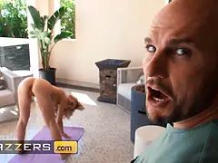 Cul, Grosse bite, Éjaculer dans la bouche, Conversation vulgaire, En levrette, Hd, Chevaucher, Rasée