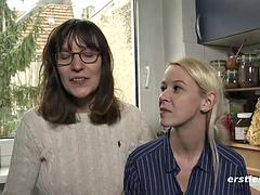 Anaal, Lieveling, Pijpbeurt, Bruinharig, Handbeurt, Moeder die ik wil neuken, Tiener, Tieten likken