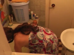 Amateur, Salle de bains, Gros seins, Brunette brune, Mère que j'aimerais baiser, Maman, Chatte, Belle mère