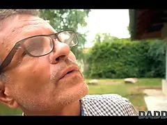 Минет, Брюнетки, Папочка, Подружка, Хд, Натуральные сиськи, На природе, Бритые