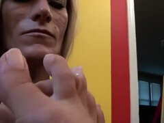 Lesbian Mom Worship 18 Years Old Feet