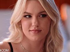 Blondine, Blasen, Braunhaarige, Dildo, Küssen, Hintern versohlen, Strapon, Spielzeuge