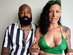 Leie, Aus dem arsch in den mund, Grosser arsch, Grosser schwanz, Schwarz, Paar, Masturbation, Tätowierung