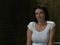 In den arsch, Sadomasochismus, Fesselspiele, Frau, Erniedrigung, Öffentlich, Rau, Spanner