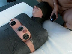 In den arsch, Sadomasochismus, Dildo, Gesichtssitzen, Weibliche domination, Erniedrigung, Lesbisch, Muschi